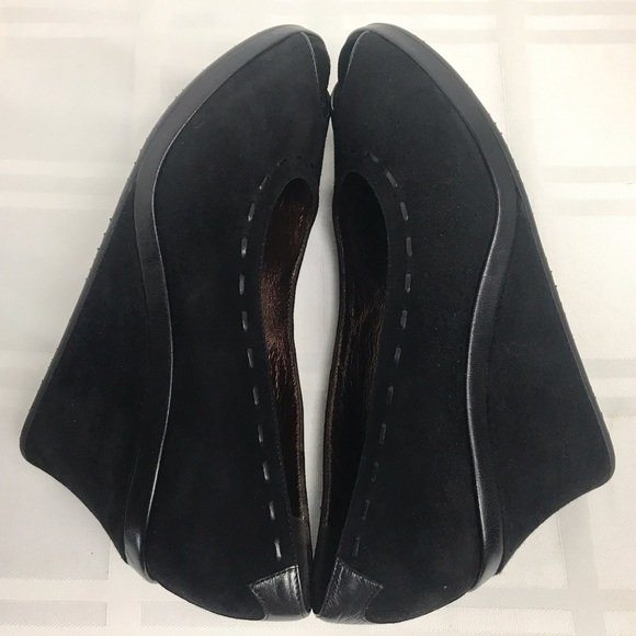 Taryn Rose Suede Leather Peep Toe Wedge Heels - Picture 3 of 8